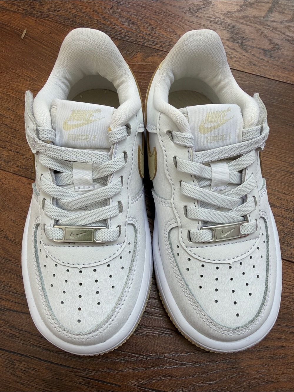 Nike Air Force 1 White Sneakers with Gold Swoosh Accent kids sz 9